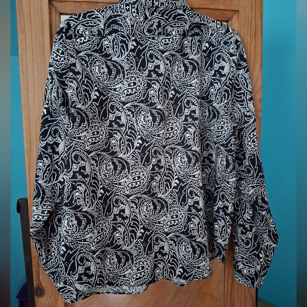 Chaps Classics Petites Black & White Paisley Women PL No Iron Soft Cotton Blouse - Picture 7 of 7